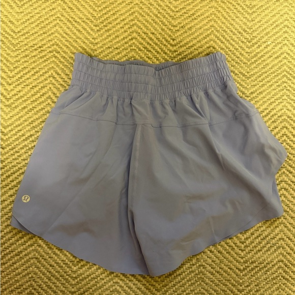 Women's Lululemon Shake It Out High Rise Run Short 2.5 inch Dusty Lilac Size XS - Picture 2 of 2